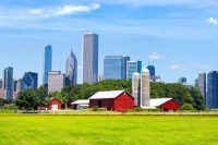 Red Barn with Chicago Skyline in Background used for Find Insurance Agents in Illinois, Best Car Insurance in Illinois and Best Home Insurance in Illinois web pages on ValChoice.com